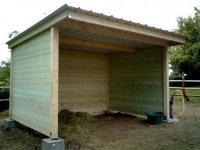 Offenstall 3X3M genutete Holzwand 40 mm (Tiefe X Breite) Offenstall 3X3M genutete Holzwand 40 mm (Tiefe X Breite)