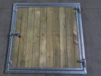 Öffnungen, Dachabdeckung, Baumarkt Fensterladen aus Holz mit Verriegelung 1000x1000mm
